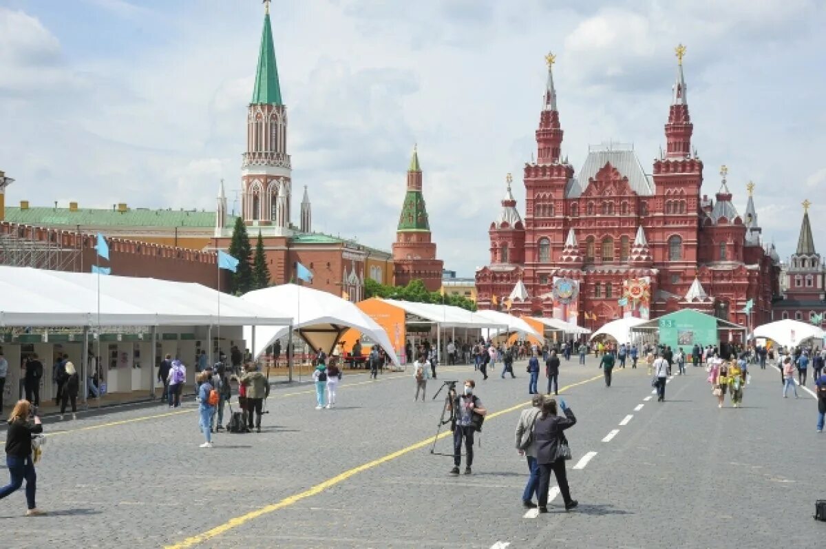 Красная площадь костюмы. Красная площадь. красная площадь москва сейчас. красная площадь новый год. музей под открытым небом на красной площади в москве.
