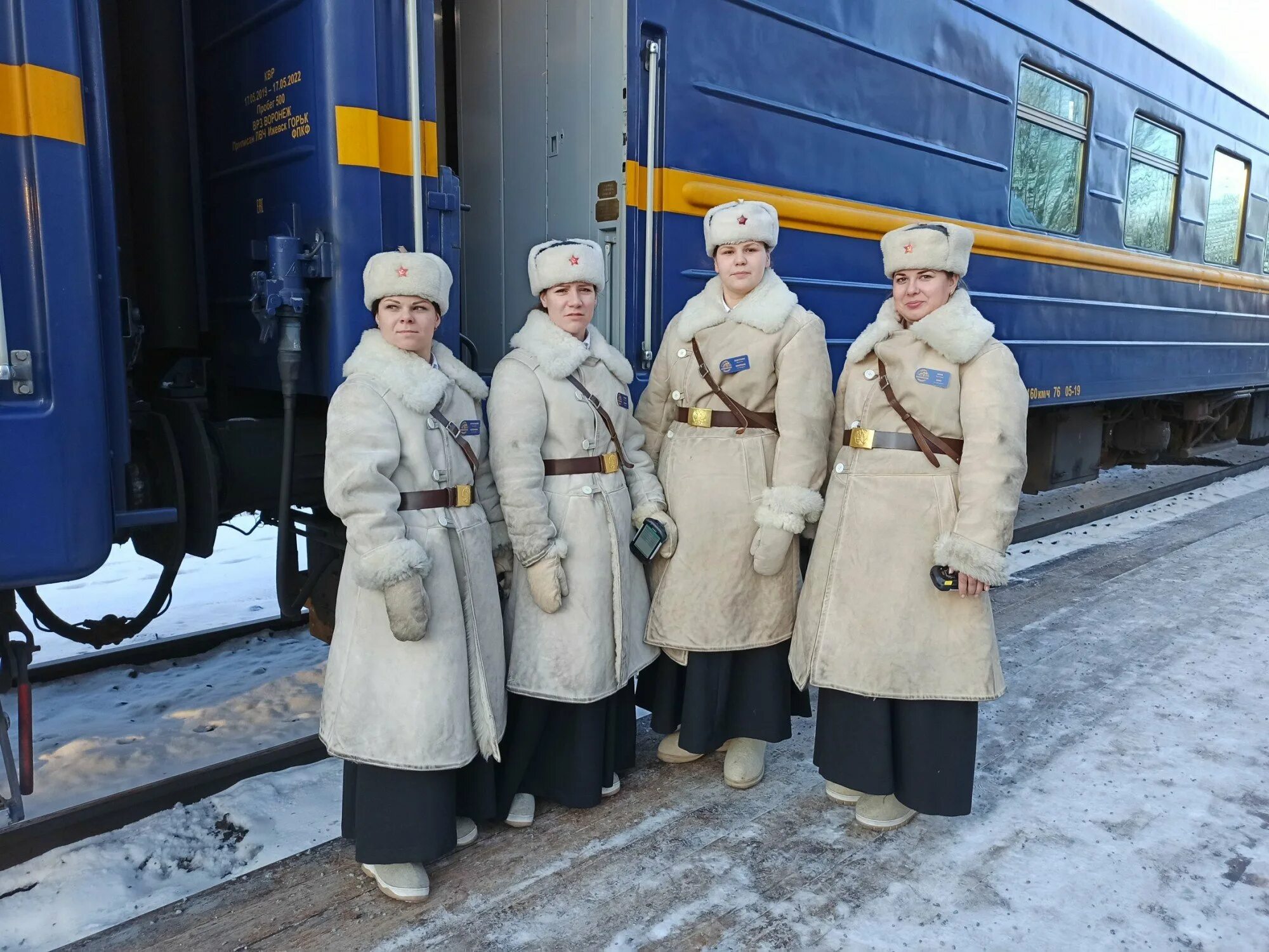 Ретро экспресс. Ретро поезд сортавала рускеала внутри. ретро поезд сортавала – рускеала – москва. ржд рускеальский экспресс. рускеальский экспресс проводники.
