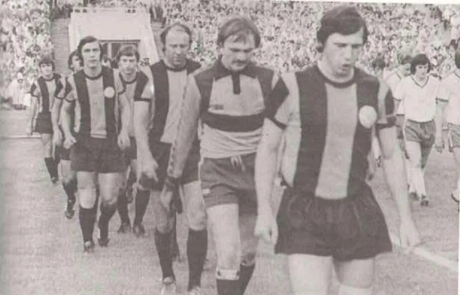 Донецкий шахтер кубок ссср 1962. Старухин футболист. Футболист старухин шахтер. Вратарь донецкого шахтера кубок ссср 1962г. Шахтер обладатель кубка ссср.