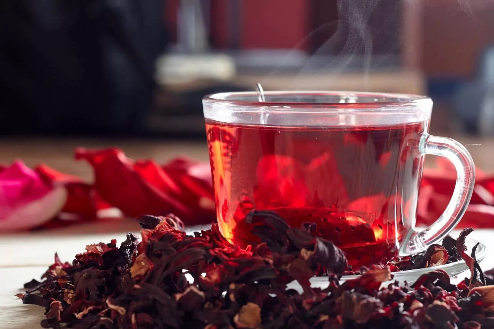 Каркаде польза и вред для здоровья. Каркаде (гибискус). Красный чай каркаде. Чай "каркаде". Ройбуш и каркаде.