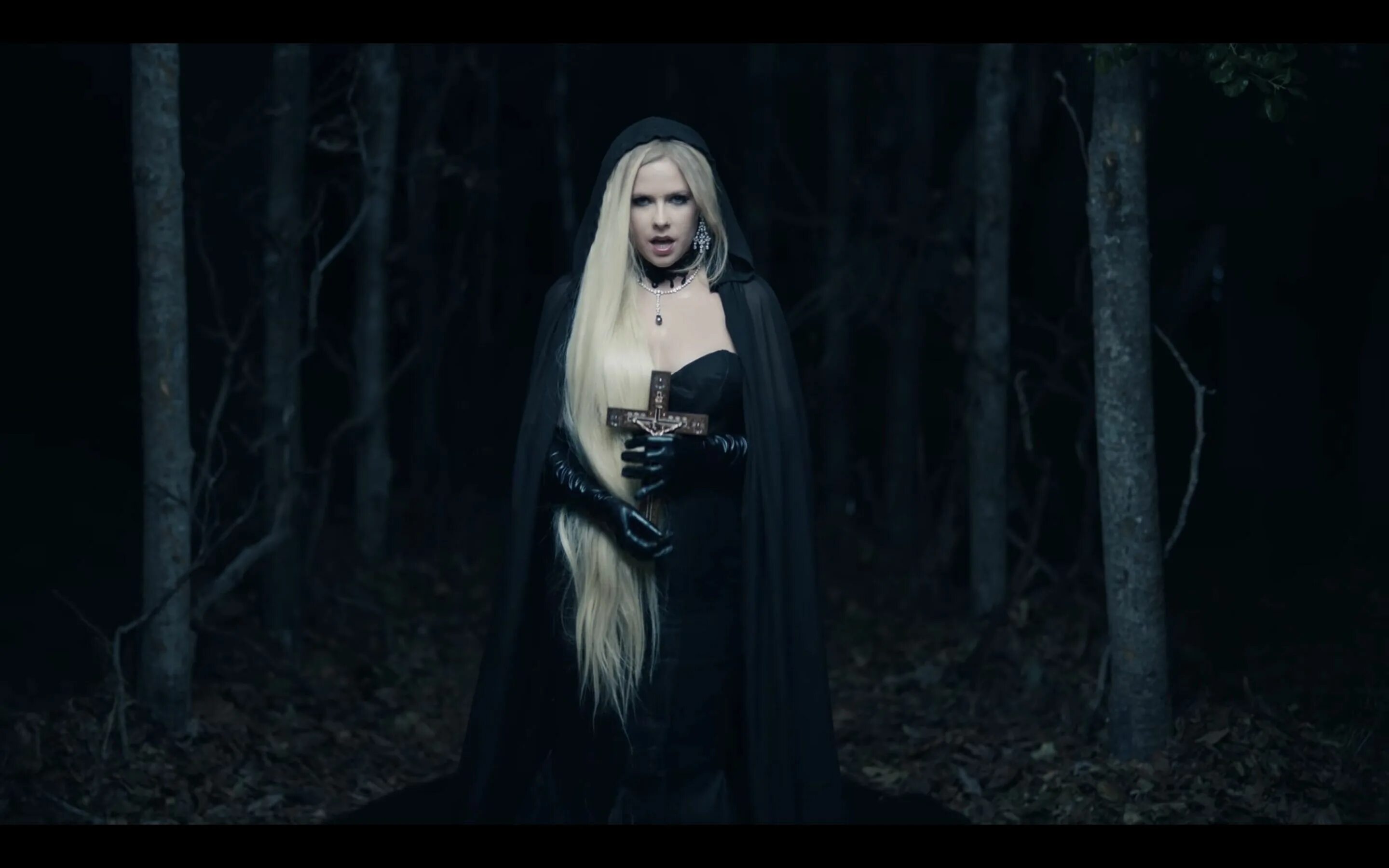 Devil s песня. Avril Lavigne Devil. Avril Lavigne Love Devil. Avril Lavigne i fell in Love with the Devil. I fell in Love with the Devil Аврил Лавин.