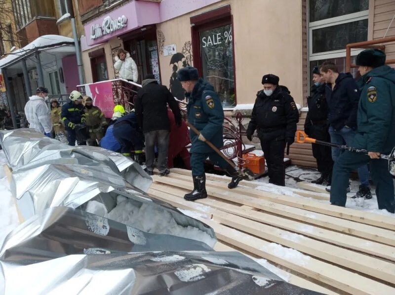 Сейчас потерпи. Обрушение на стройке Пермь. Обрушение здания в Саваре. В Перми обрушился.