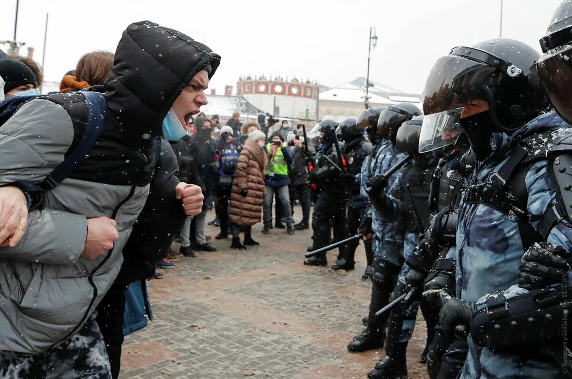 Нападение 2017. Митинг Навального 2021 в Москве. Протесты в России 2021 Навальный. Митинги Навального в Москве 2021 год.