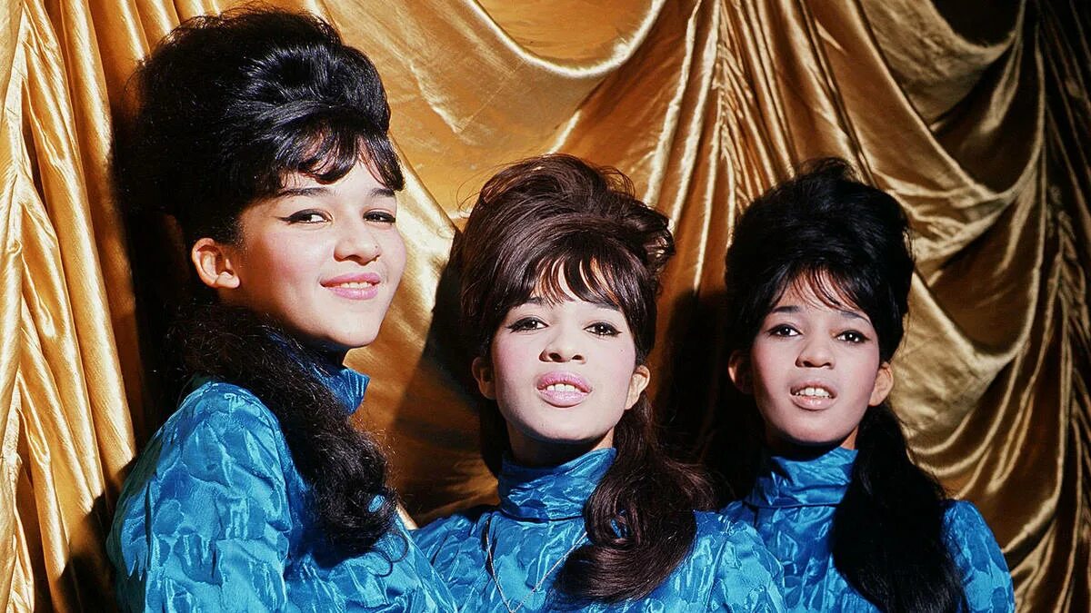 Песни 1960 х. Группа the Ronettes. The Ronettes Ронни Спектор. The Ronettes Phil Spector. The Ronettes фото.