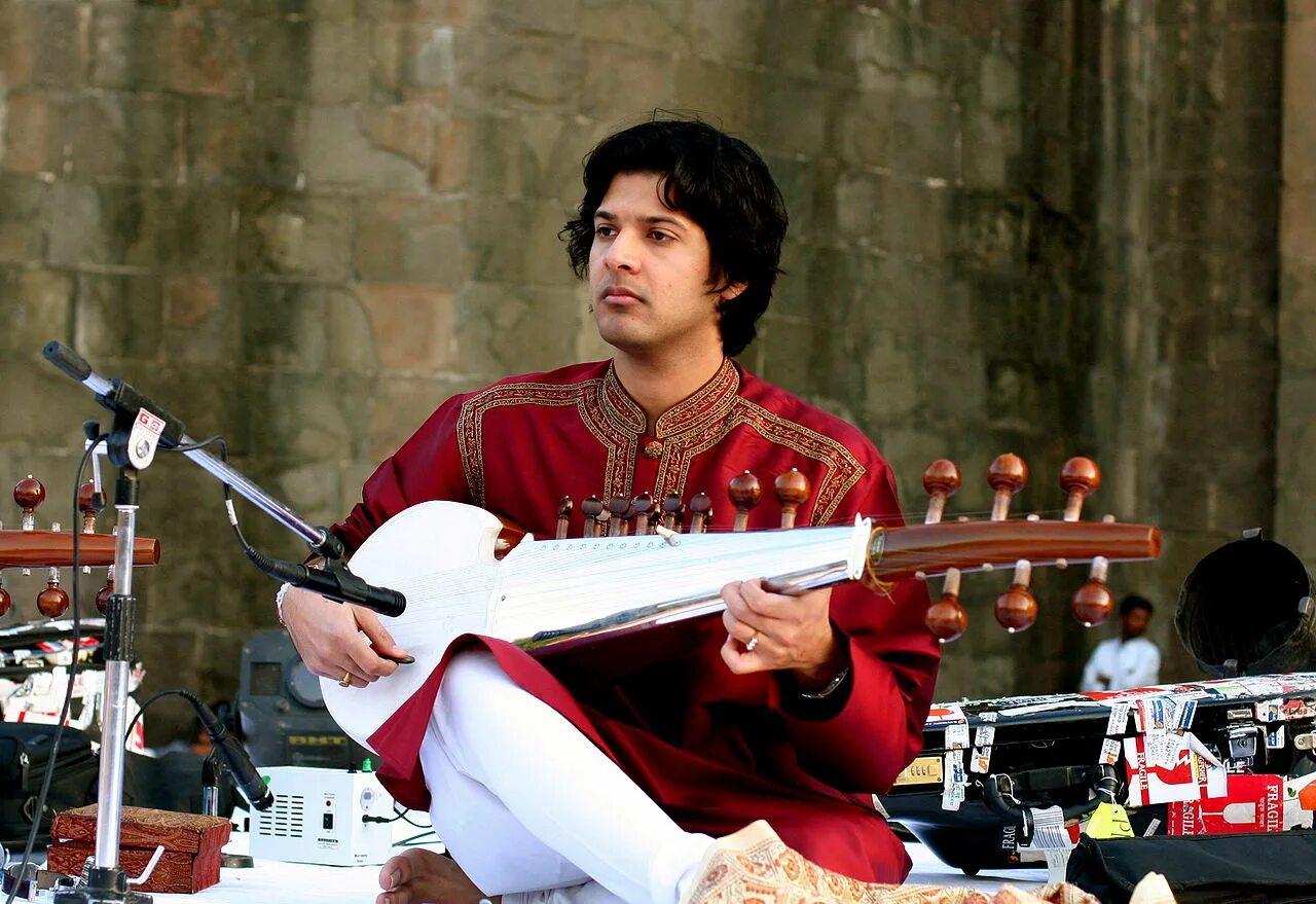 Сарод. Музыка хан. Хан бен го тимир. Хазрат инайят хан суфизм. Музыка хан.