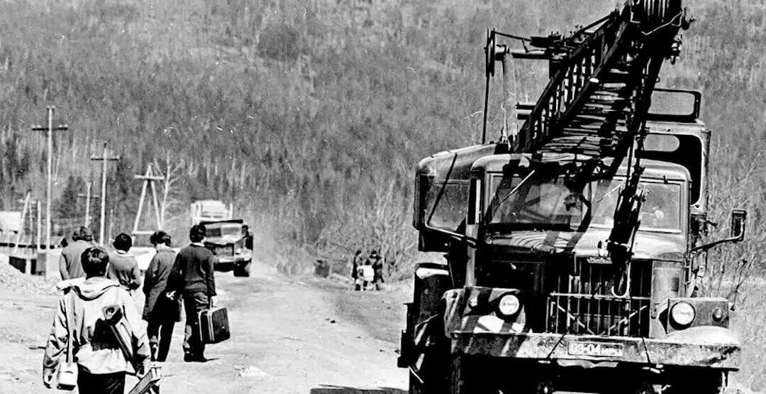 Транссиб байкало амурская магистраль. Байкало-амурская магистраль стройка. Вахта на баме. Бам краз усть-кут. Вахта на баме.