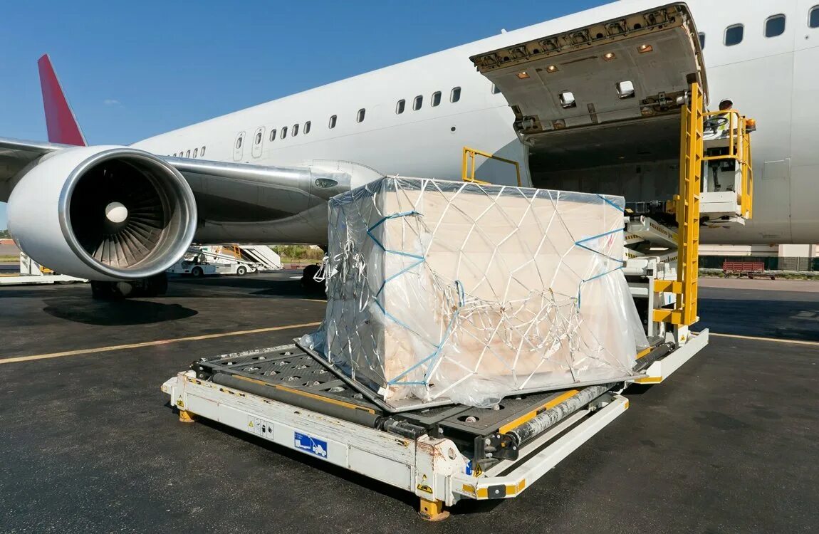 Air freight Cargo. Air Cargo & shipment. Перевозка грузов самолетом. Грузовой воздушный самолет.