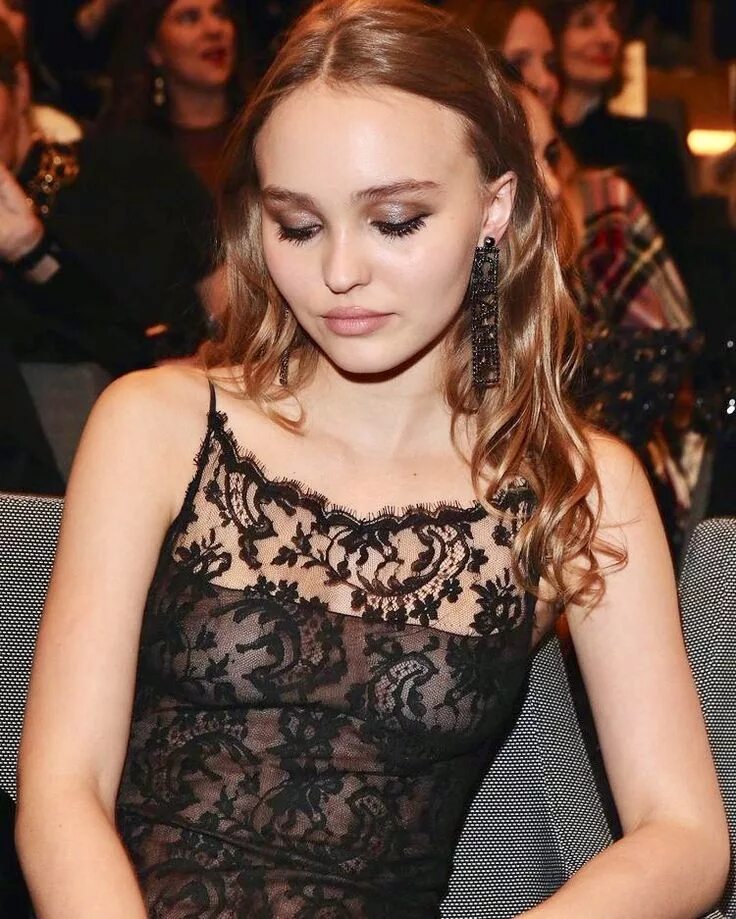 Lily rose 08. Роуз Депп. Lily Rose Depp.