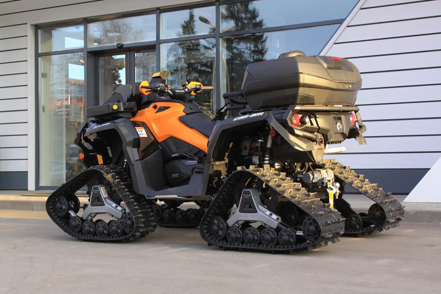Can am max. Can am Outlander 1000 XMR на гусеницах. BRP Outlander 1000 на гусеницах. БРП 1200 квадроцикл. Can-am Outlander Max 1000.