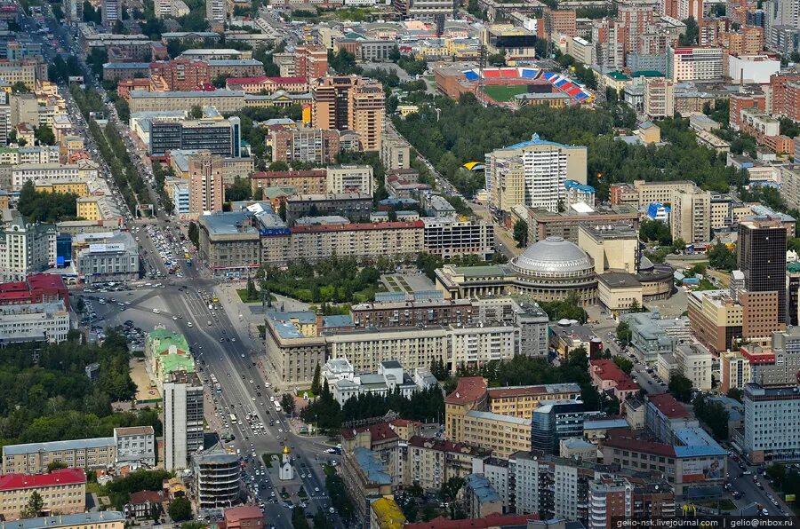 Красный проспект сколько. Красный проспект Новосибирск с высоты. Красный проспект Новосибирск вид сверху. Новосибирск с птичьего полета. Красный проспект с высоты птичьего полета.