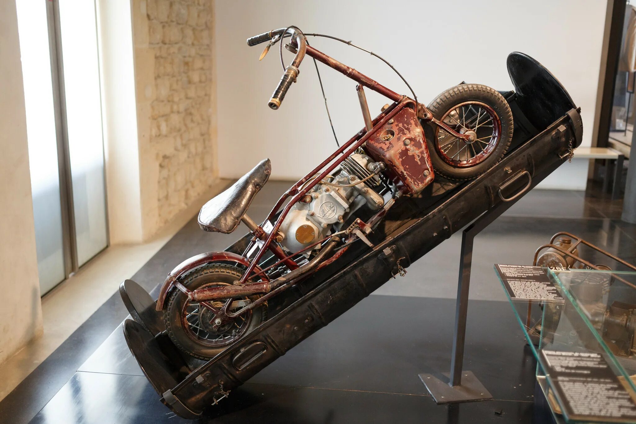 Изобретения во время войн. Welbike мотоцикл. Британский мотоцикл 1 мировой. Необычные мотоциклы. Мотоциклы первой мировой войны.