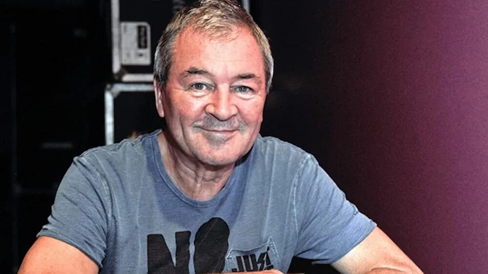 Ян гиллан википедия биография и личная жизнь 1984, Ian Gillan leaves Black Sabbath after a year with the band. Легенды, Музык