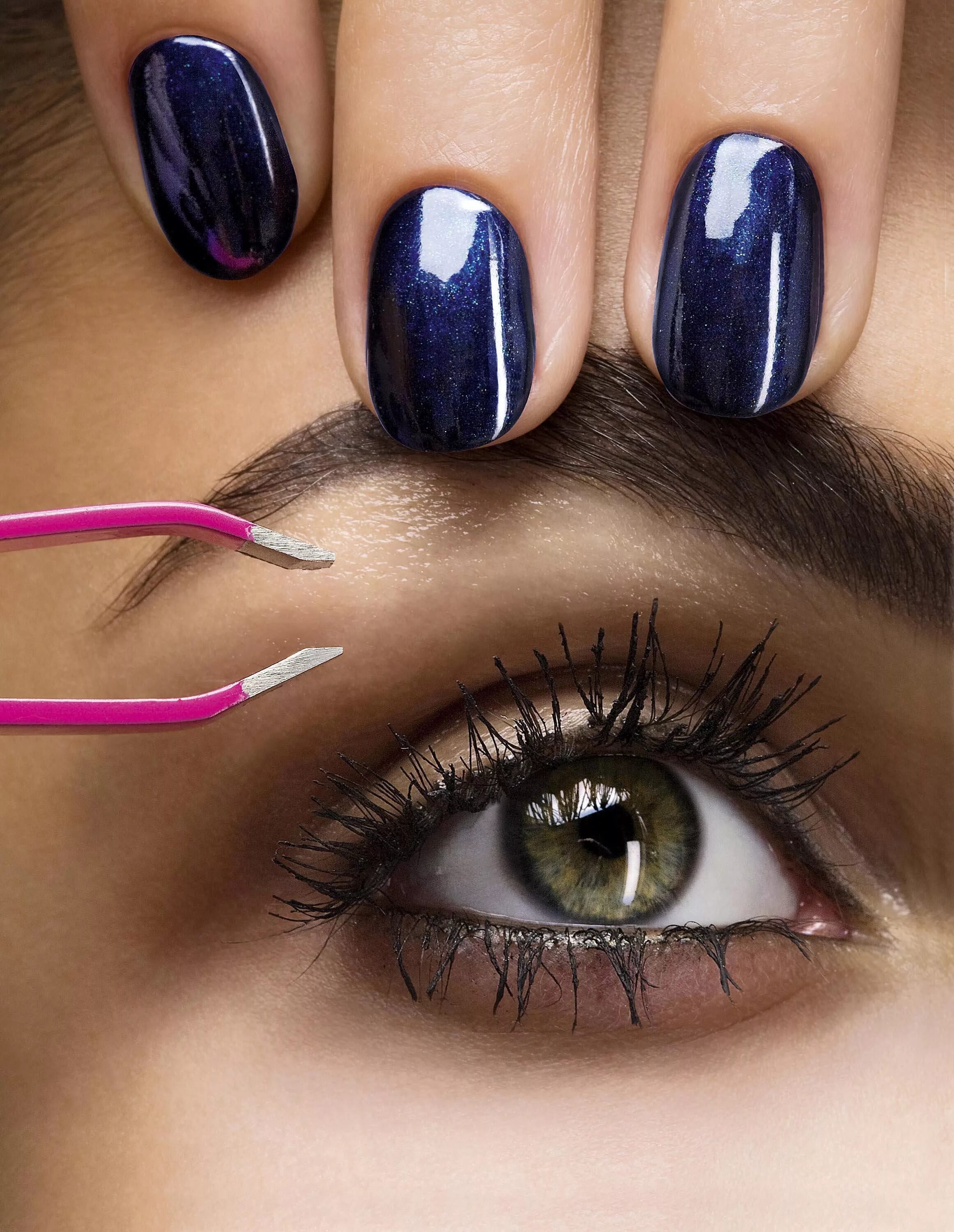 педикюр коллаж. красивые ногти реклама. маникюр педикюр депиляция ресницы. совместить маникюр и ресницы. ногти ресницы брови.