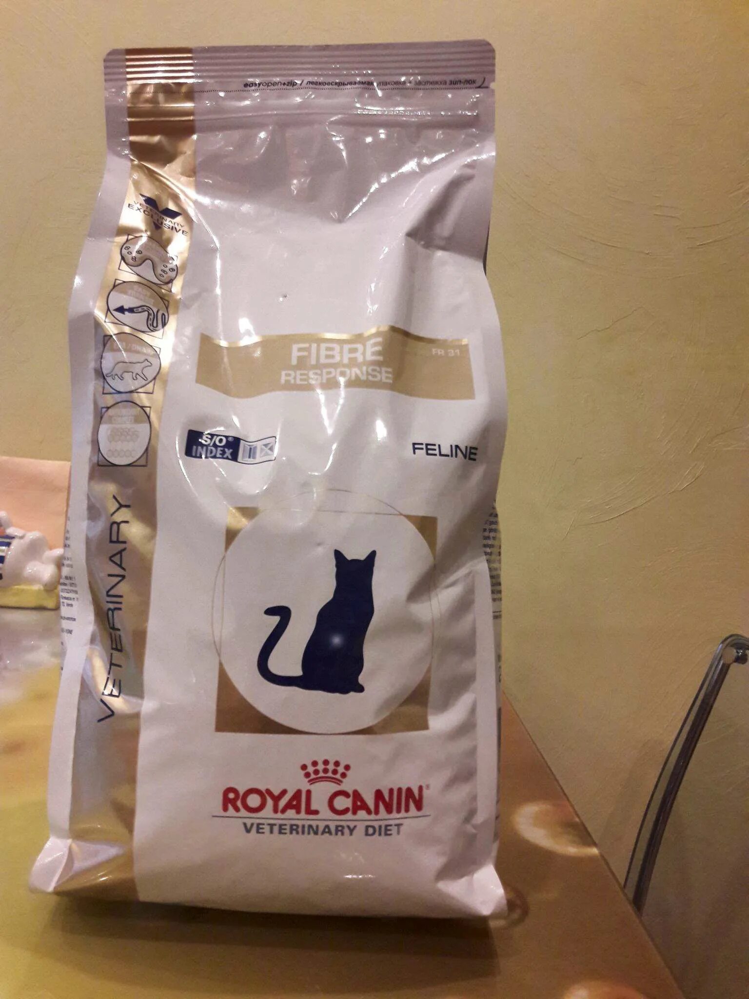 Royal canin fiber для кошек. Роял Канин гастро Файбер для кошек. Файбер Роял Канин Ренал. Роял Канин гастро Интестинал Файбер Респонс. Фейб респон рочл Канин корм.