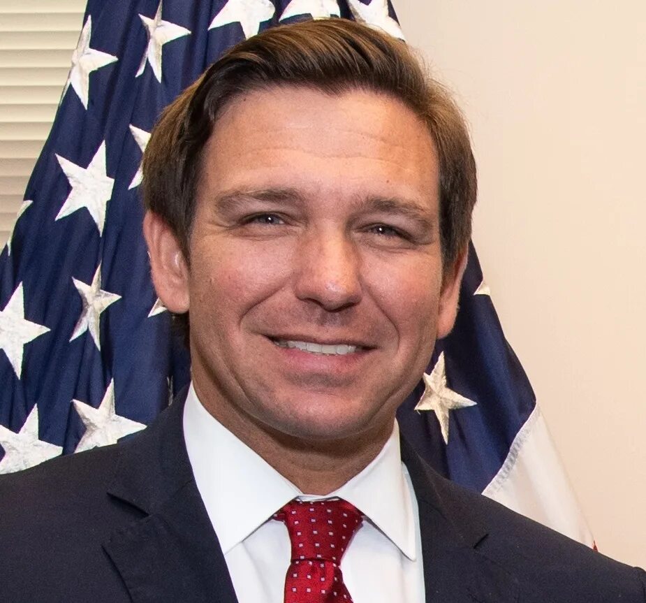 Губернатора флориды рона десантиса. Рон десантис. Рон десантис. Рон десантис губернатор штата флорида. Губернатор флориды.