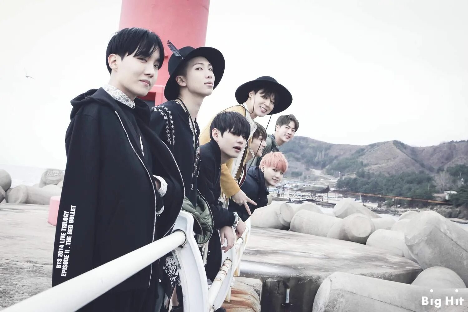 Shooting bts. Bts hyyh. ын у и чонгук. бтс i need u. бтс и я.