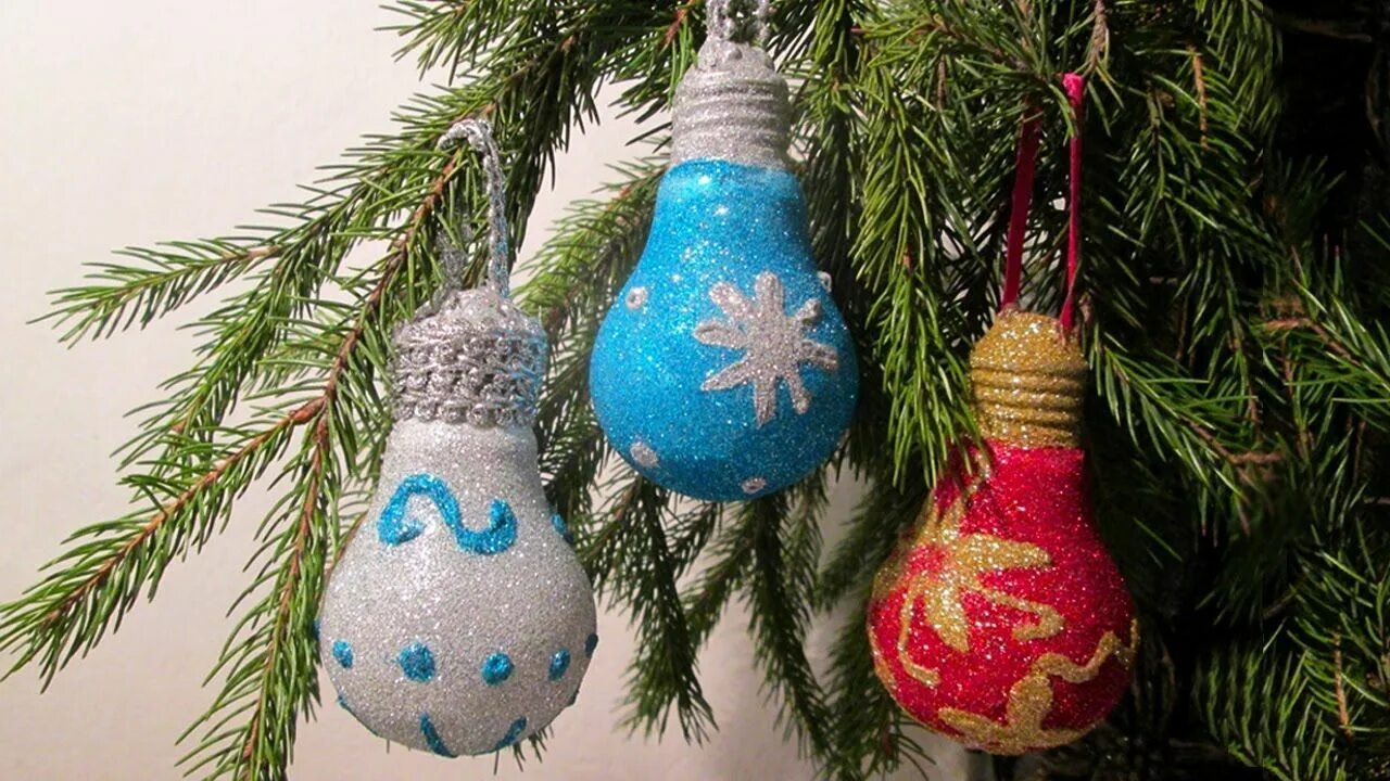 Ёлочные игрушки из лампочек Christmas tree ornaments, Christmas ornaments, Snowm