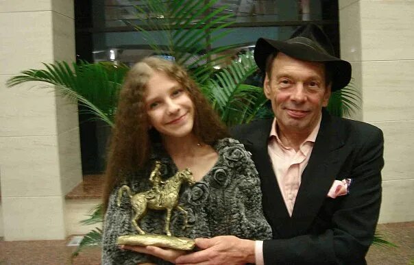 Сначала подумала, что вы с родителями": Лиза Арзамасова удивила подписчиков фото