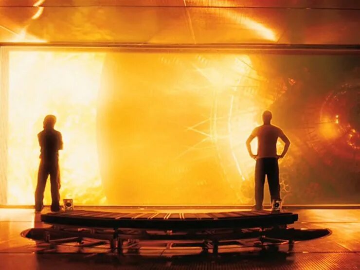 Пекло фильм 2022. Пекло фильм 2007 скафандр. Пекло сцена с солнцем. Пекло фото. Пекло жаркое.