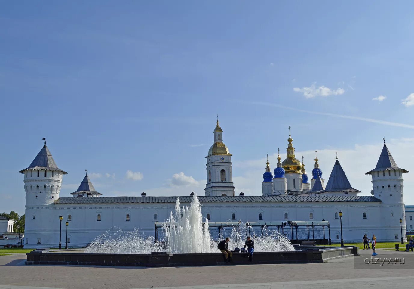 Тобольский кремль где. Тобольский Кремль Тобольск. Достопримечательности Тобольска. Тобольский Кремль.. Белокаменный Тобольский Кремль. Тобольский Кремль Тюмень.