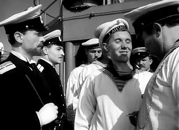 Мичман панин куравлев. Приходит мичман криворучко. Приходит мичман криворучко. Старший мичман вмф. Мичман криворучко откуда эта фраза.