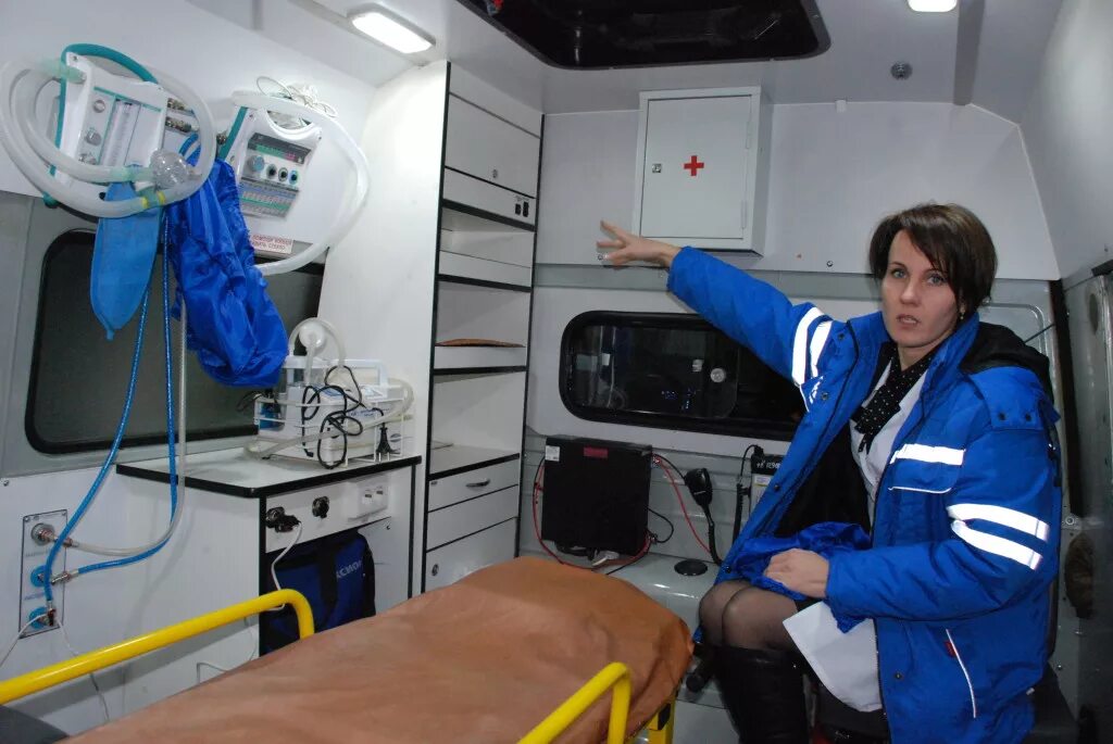 еду на скорой помощи. пранк еду в скорой помощи. машина скорой помощи внутри. машина скорой помощи. машина скорой помощи.