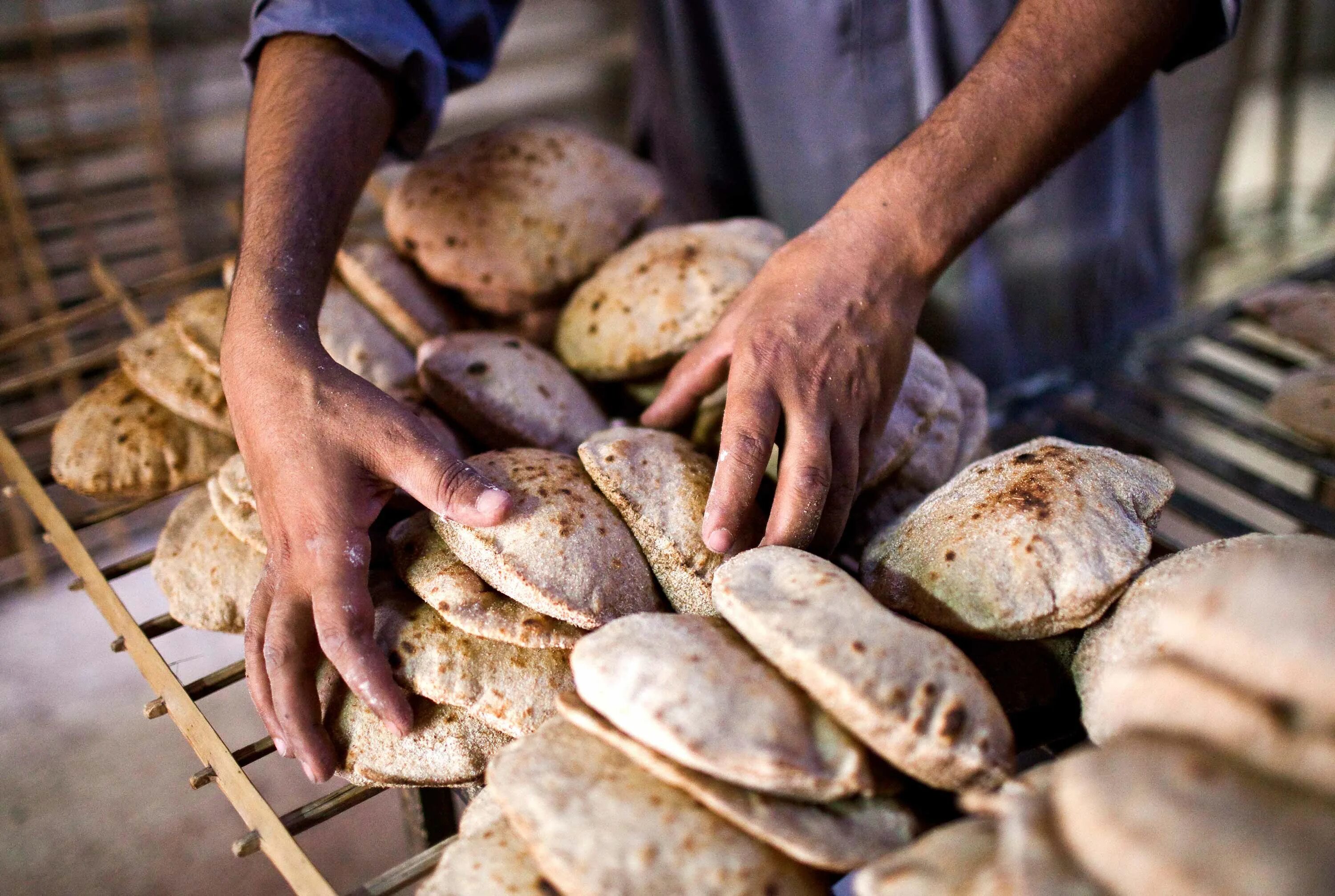 Хлебобулочные изделия в Египте. Хлеб для всех ОАЭ. Egypt food. Уличная еда Египет фото.