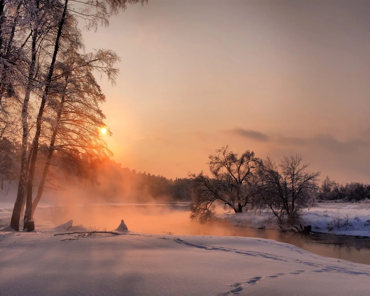 Красивого утра февраля. Февральский пейзаж. Раннее утро зима. Солнечное зимнее утро. Зима закат река.