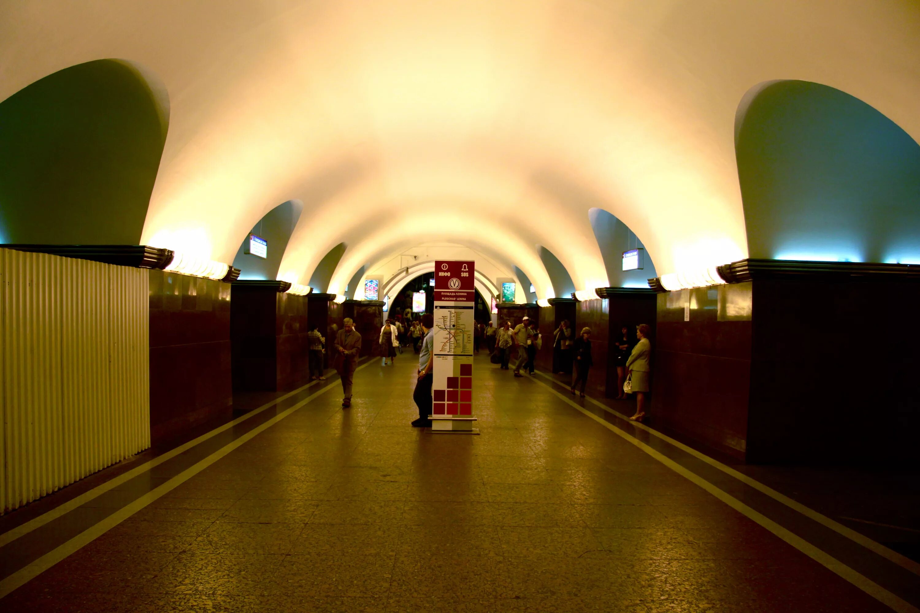 Площадь ленина метро время. Площадь ленина (станция метро, санкт-петербург). станция площадь ленина санкт-петербург. площадь ленина питер метро. станция метро площадь ленина.