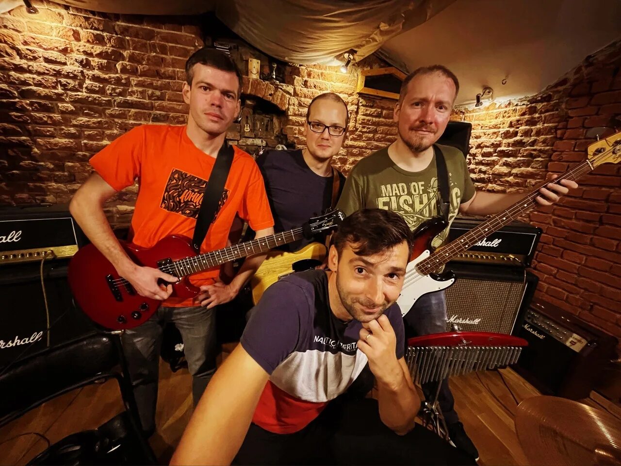 Группа аура. Группа аура