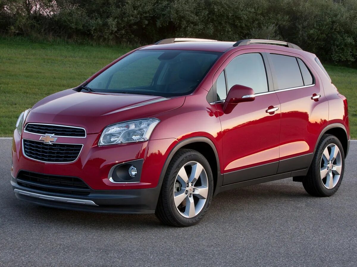 Avto medium. Chevrolet Trax 2. Шевроле трекер 2015. Chevrolet Trax/Tracker 2012. 2013 Chevrolet Trax.