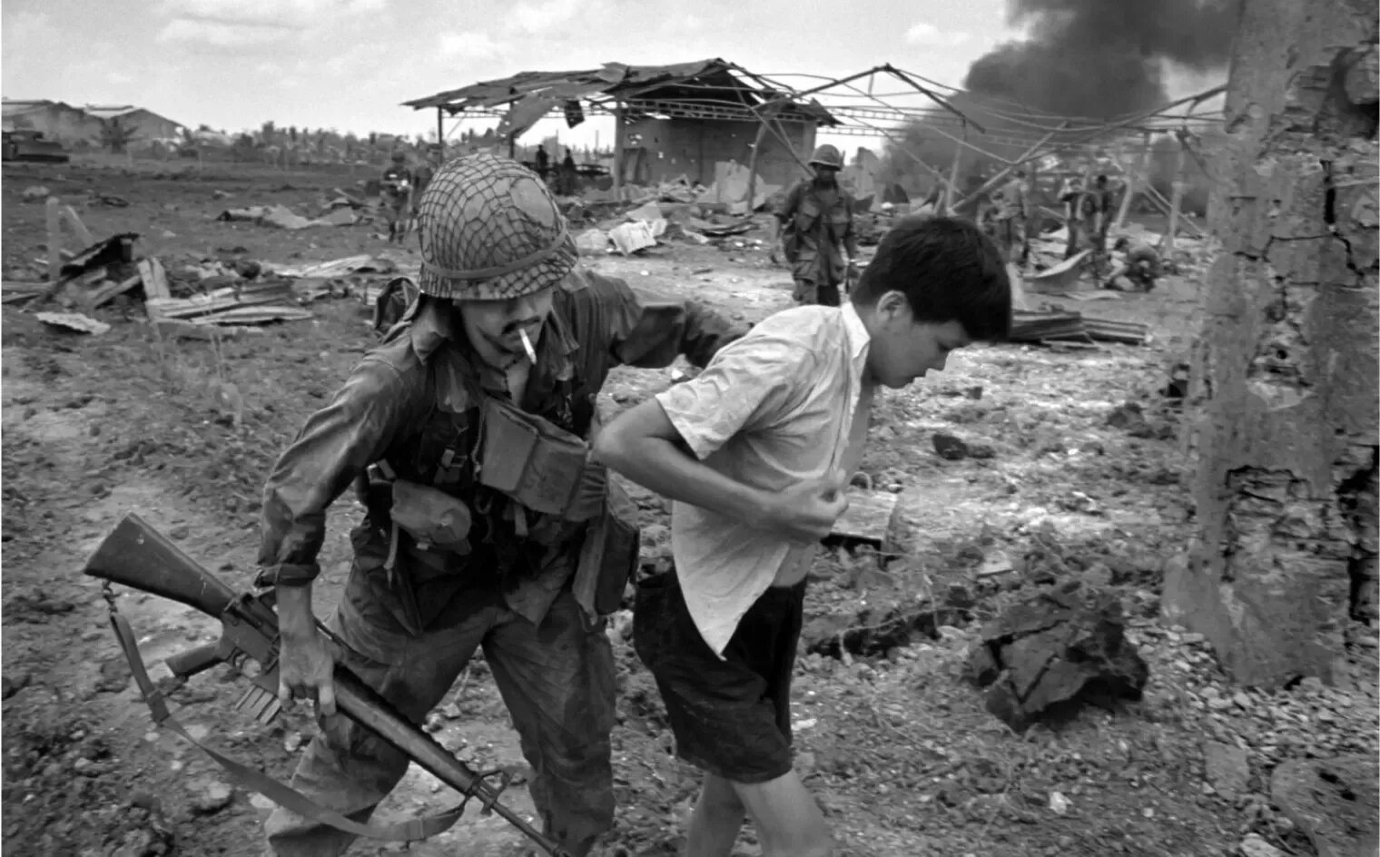 Мирно нападение. Филип Джонс Гриффитс.Вьетнам 1968.