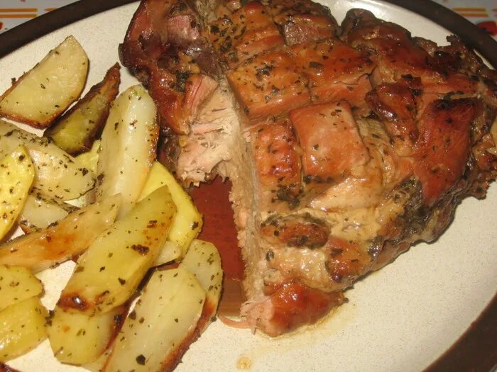 Сколько запекать филе бедра индейки. Бедро индейки с овощами. Запеченное бедро индейки. Сколько запекать филе бедра индейки. Лазерсон бедро индейки.