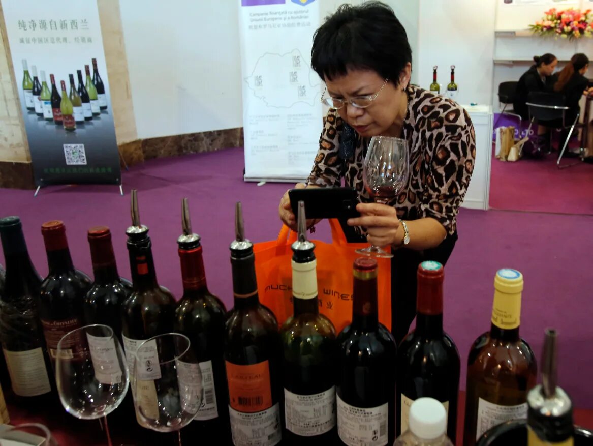 Китайские вина купить. Китайские вина. Вино в Китае. Китайское красное вино. Китайское виноделие.
