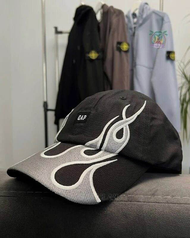 кепка gap balenciaga