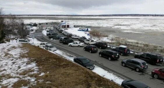 Паром победа салехард. Паром ЯНАО победа. Причал Приобье. Приобье Андра переправа. Паром Салехард - Приобье 2024 победа.