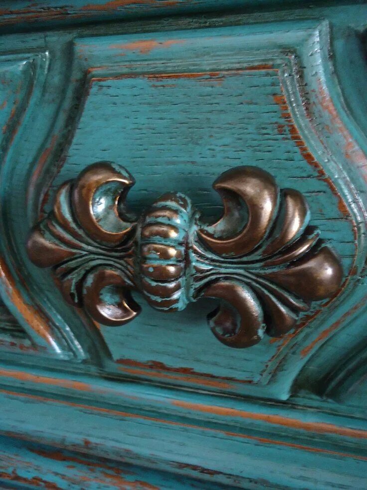 Фасады с патиной. Кухня люция кремона слоновая кость с патиной. Мебельный декор. Патина на мебели кухня. Патинирование это.