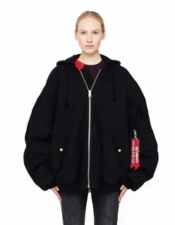 Бомбер vetements