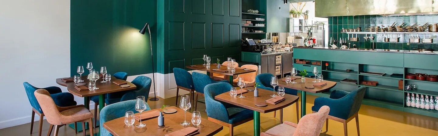 Строганов стейк хаус санкт-петербург. Bourgeois bohemians bobo ресторан. Bourgeois bohemians ресторан спб. Mr bo ресторан спб. Ресторан bohemia bourgeois bohemians.