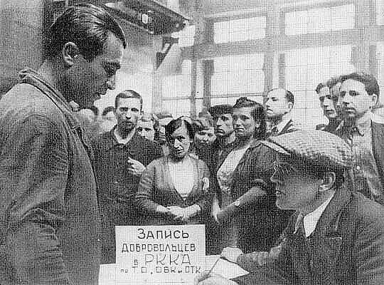 Военкомат записаться добровольцем. Добровольцы в народное ополчение ленинграда. очереди добровольцев в военкоматах 22 июня 1941г. добровольцы июнь 1941 года. добровольцы на фронт 1941.