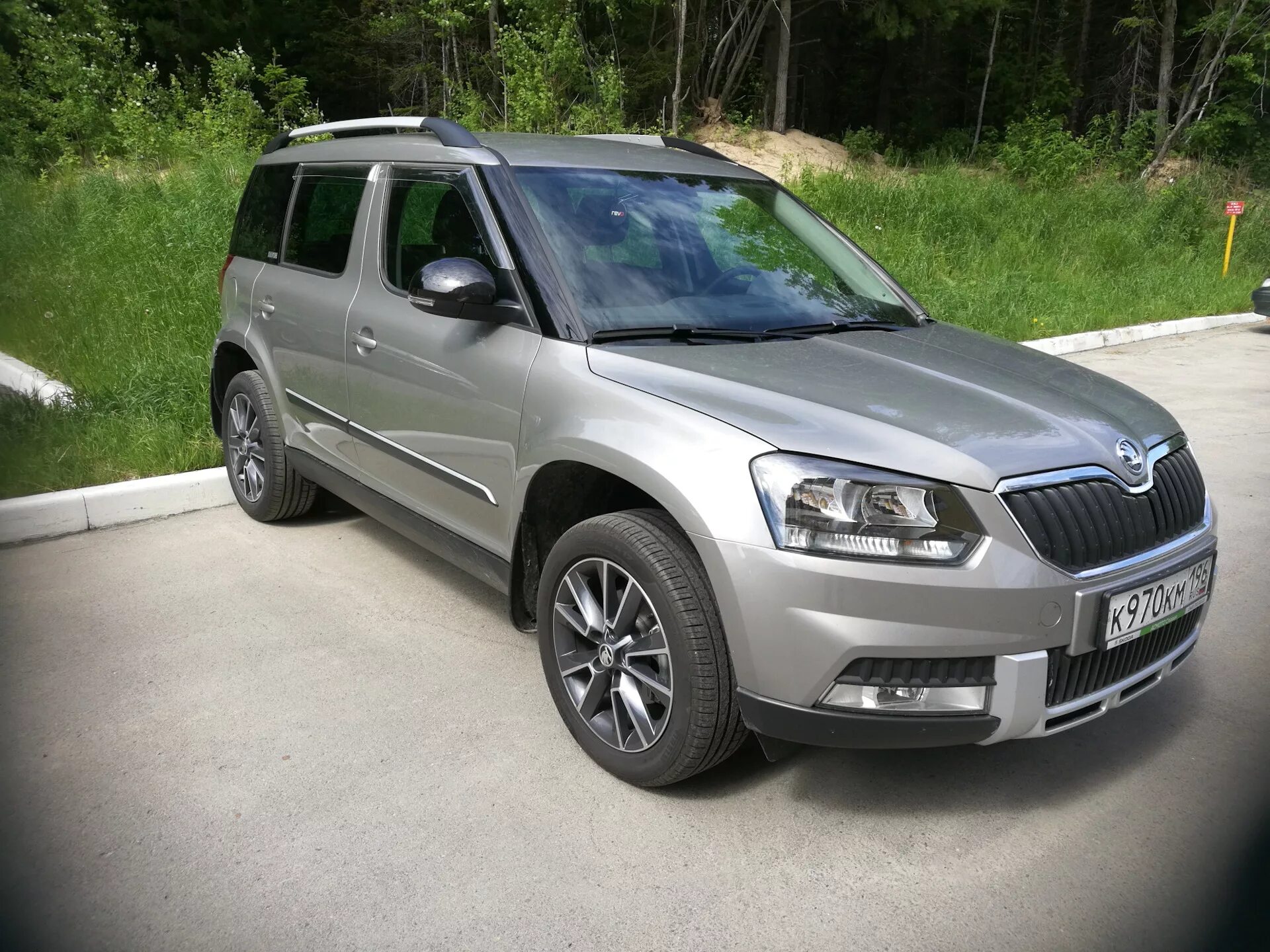 Ети 1.8 полный привод. Skoda Yeti 1.8. Skoda Yeti 2. Skoda Yeti 1.8 2017. Skoda Yeti 1.8 2016.