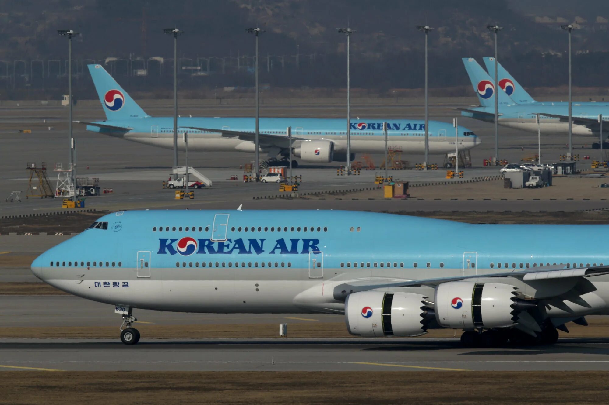 Korean air основатель. Авиакомпания кореан эйр. Южная корея рейсы. Авиакомпания korean air. Korean air 601.
