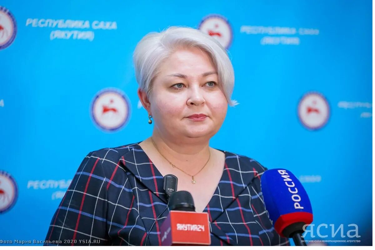 Министр здравоохранения республики саха. Министр здравоохранения республики саха якутия. Министр здравоохранения республики саха. Борисова елена афраимовна министр здравоохранения. Елена борисова министр якутия.