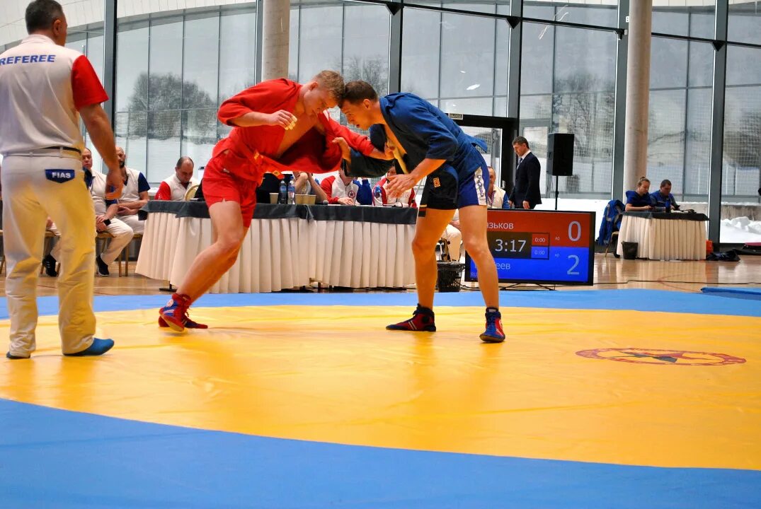 Борцы самбо дзюдо. Самбо самооборона. Самбо бросок. Самбо самооборона. Самбо самооборона.