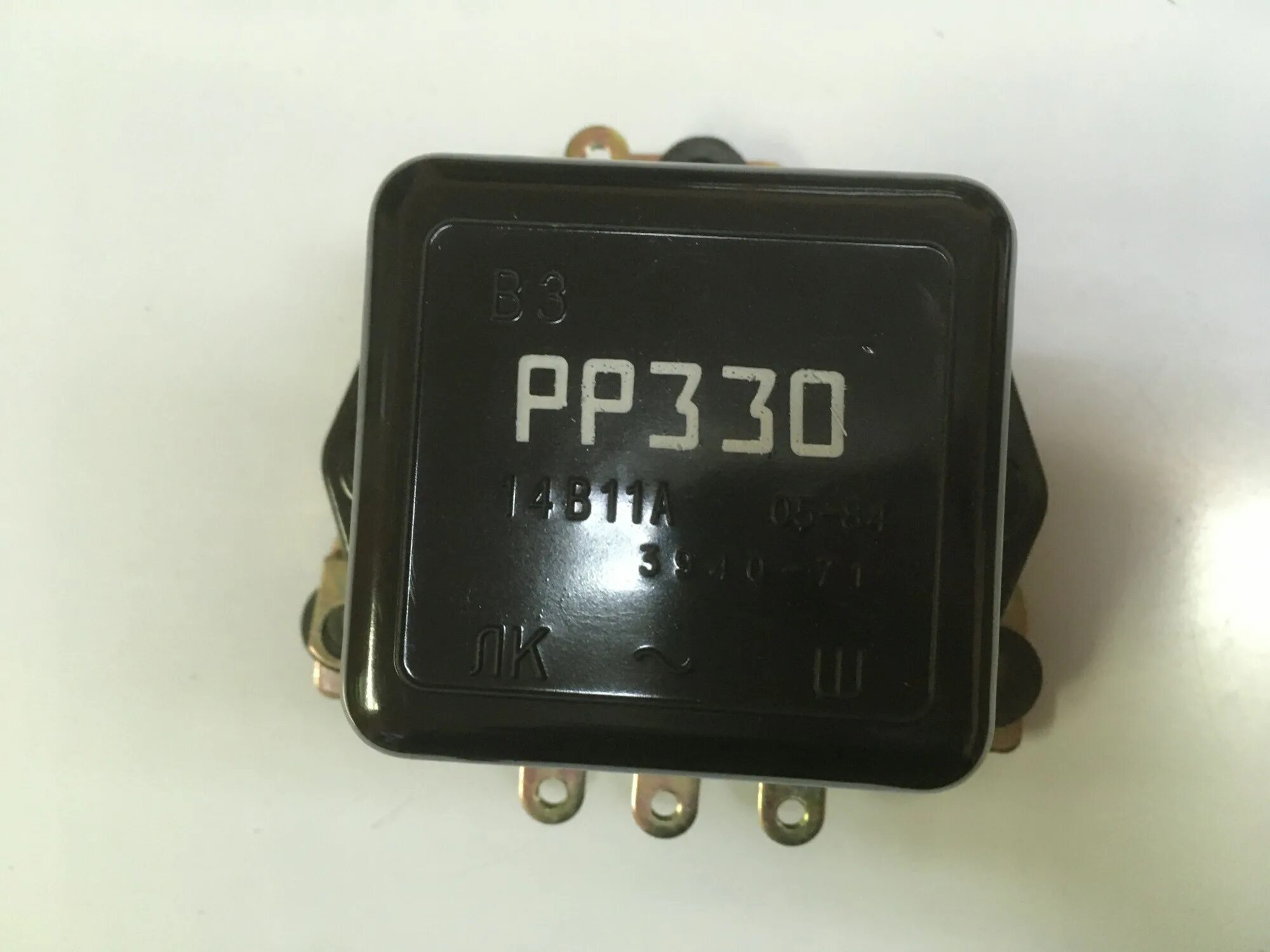 Реле зарядки урал рр330. Реле урал. Рр302 урал. Реле регулятор урал 12в. Реле регулятор рр330 урал 12в.