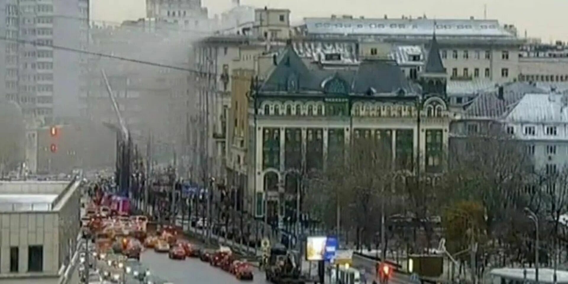 Что случилось а москве сегодня. Много пожарных машин в Москве на Сухаревской. Что за грохот в Москве сейчас. Фото Москвы 9 мая свежие с большой Сухаревской.