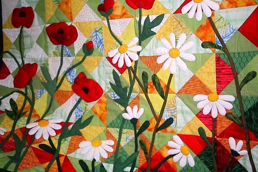 Картины из ткани. Картины из лоскутков ткани Татьяны Бахтигареевой. Панно в лоскутной технике. Лоскутные панно с цветами. Панно из ткани.