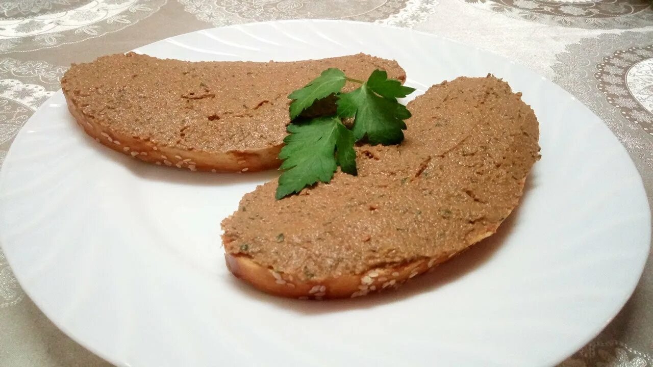 Нежнейший паштет из говяжьей печени. Паштет из куриной печени. печёночный паштет из говяжьей печени. паштет из куриной печени в банке. паштет из печени в пластики вернер.