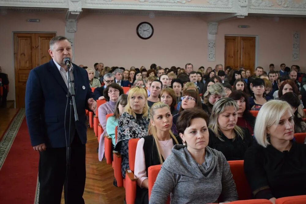 Луганский педагогический университет ЛНР. Луганский национальный университет Шевченко. ЛГПУ Луганск студенты.