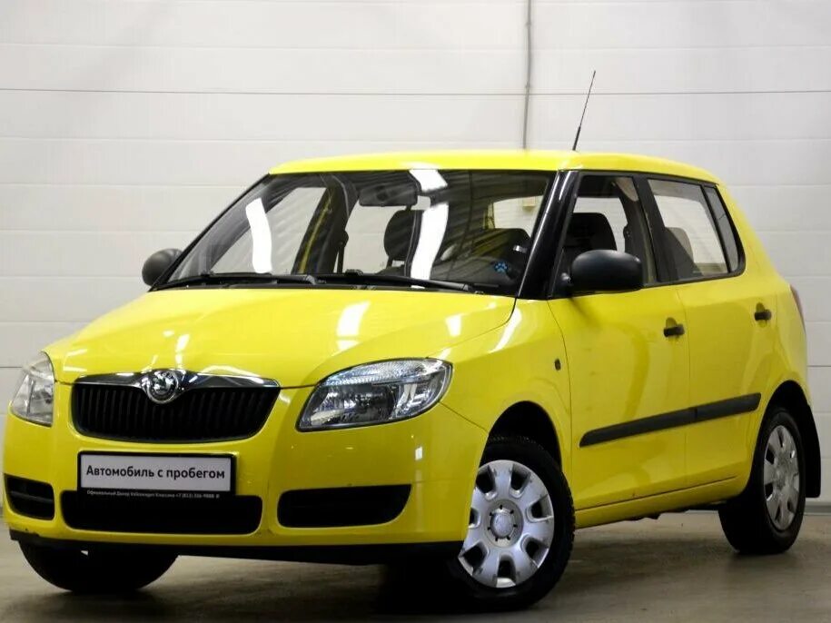 Фабия 2 хэтчбек. Skoda Fabia II 2009. Skoda Fabia хэтчбек II 1.2. Шкода Фабия 2009 хэтчбек. Skoda Fabia желтая.